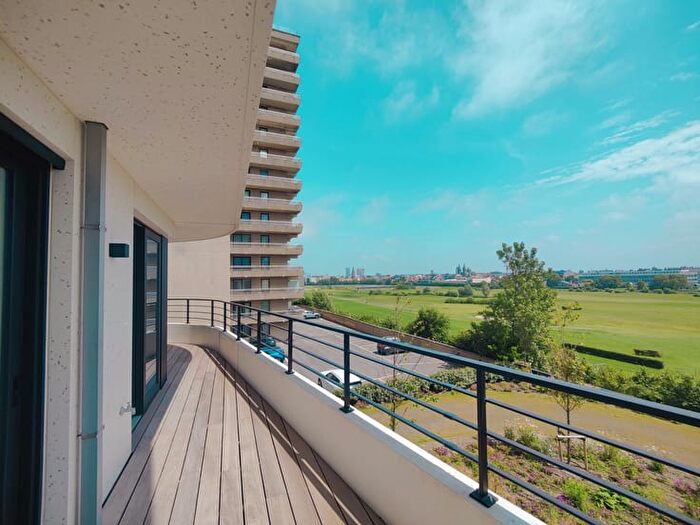 10-kamerappartement te huur in Oostende