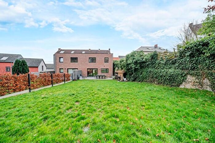 14-kamerhuis te koop in Ittre