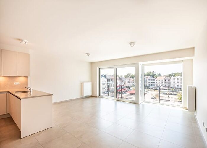 12-kamerappartement te huur in De Panne