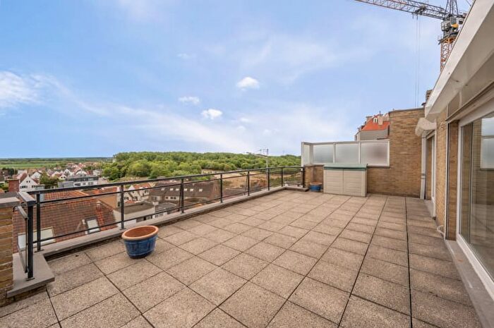 13-kamerappartement te koop in Duinbergen