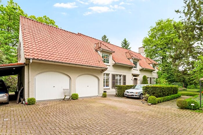 19-kamerhuis te koop in 's Gravenwezel