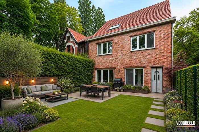 12-kamerhuis te koop in Kapellen (2950)