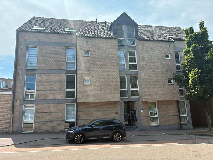 9-kamerappartement te huur in Genk