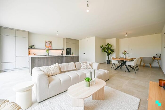 13-kamerhuis te koop in Oostrozebeke