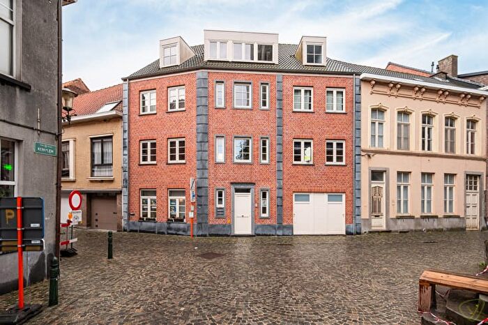 11-kamerappartement te huur in Eeklo