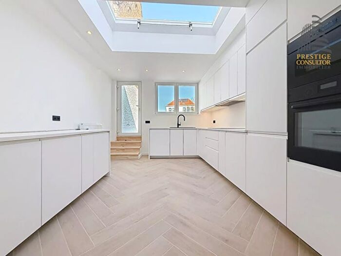 10-kamerhuis te koop in Sint-Pieters-Leeuw