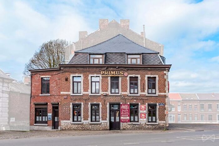 20-kamerhuis te koop in Marchienne-au-Pont