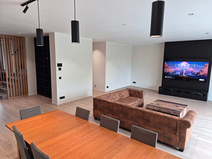 6-kamerappartement te huur in Rhode-Saint-Genèse