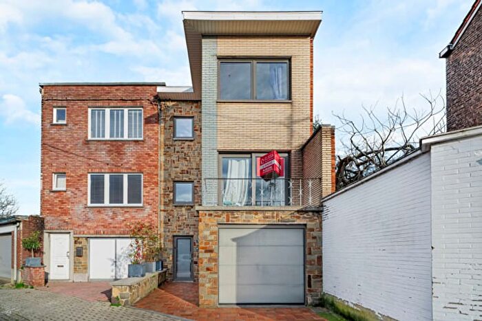 13-kamerhuis te koop in Ougrée