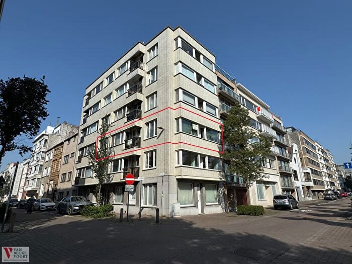 10-kamerappartement te koop in Oostende