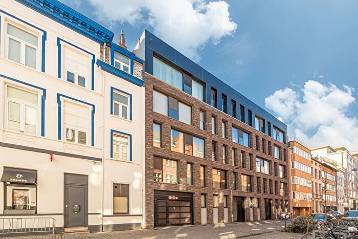 6-kamerappartement te koop in Antwerpen (2000)