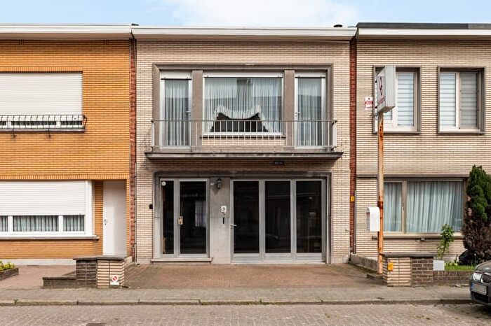 12-kamerhuis te koop in Kapellen (2950)
