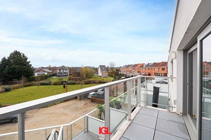 9-kamerappartement te koop in Sint-Pieters-Leeuw