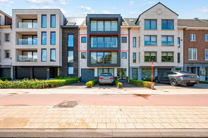 9-kamerappartement te koop in Sint-Niklaas