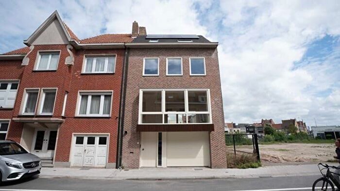 11-kamerhuis te koop in Veurne