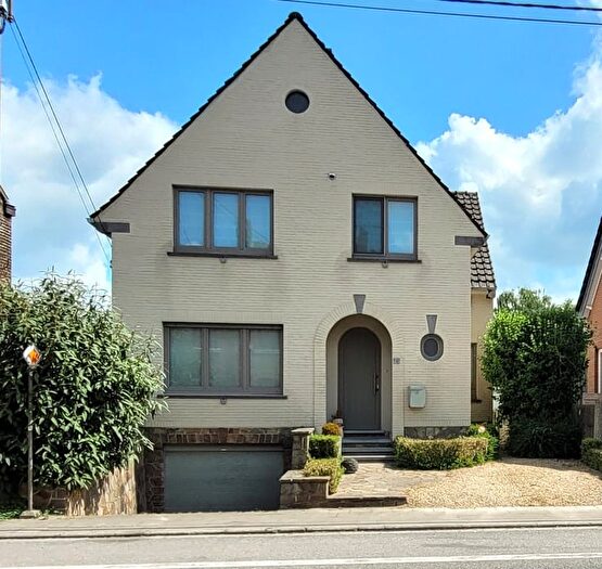 13-kamerhuis te koop in Auvelais