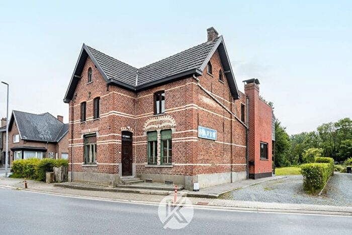 14-kamerhuis te koop in Steenhuize-Wijnhuize