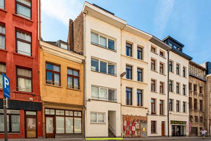18-kamerhuis te koop in Antwerpen (2000)