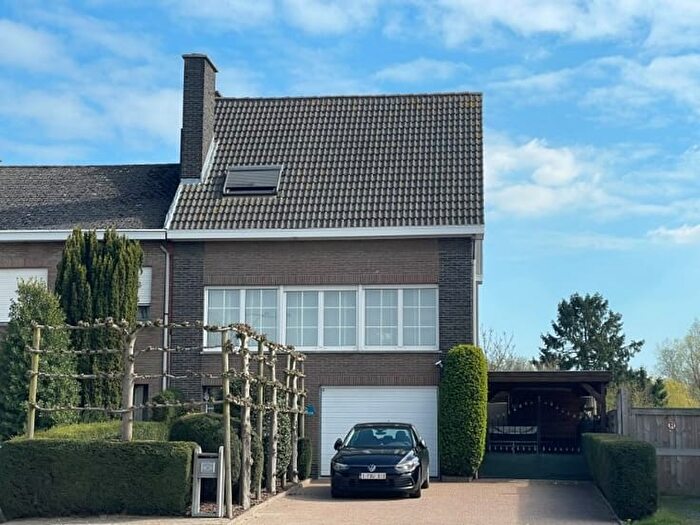 18-kamerhuis te koop in Emblem