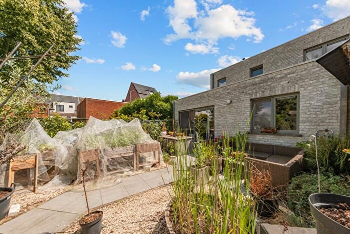 10-kamerappartement te koop in Heusden (9070)