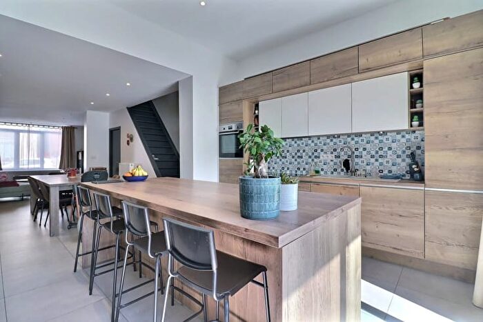 13-kamerhuis te koop in Aiseau-Presles