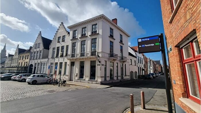 9-kamerappartement te huur in Brugge
