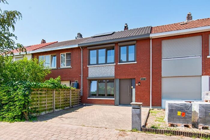 11-kamerhuis te koop in Kapellen (2950)