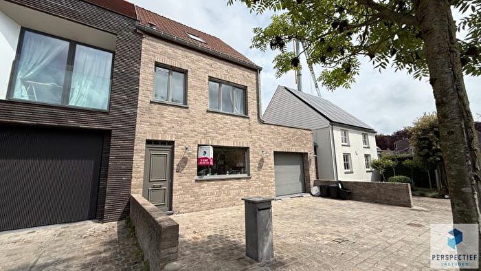 10-kamerhuis te koop in Ramskapelle (8301)