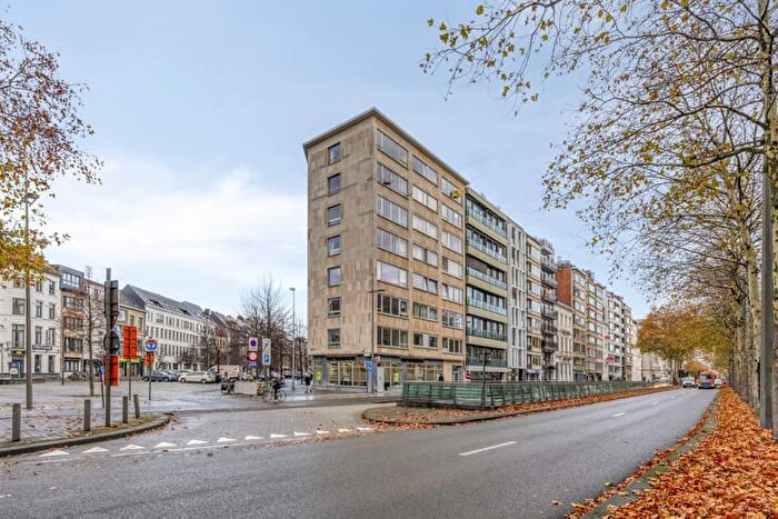 6-kamerappartement te koop in Antwerpen (2000)