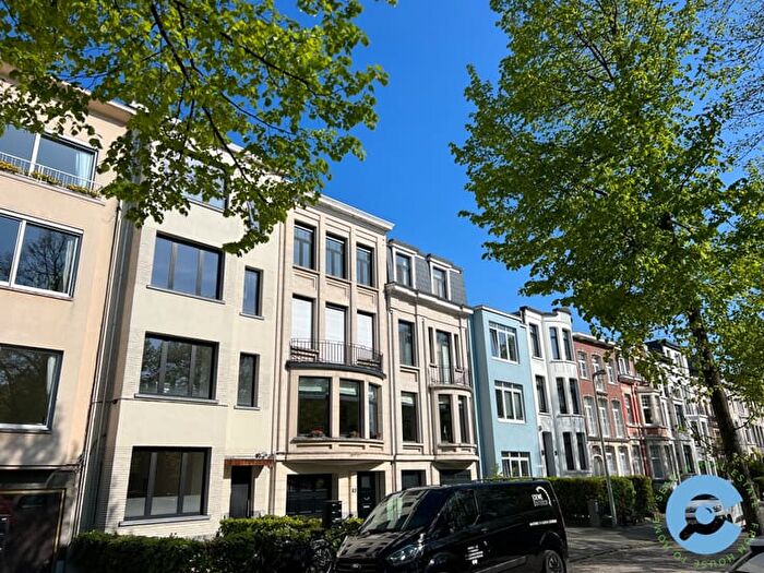 8-kamerappartement te huur in Berchem (2600)