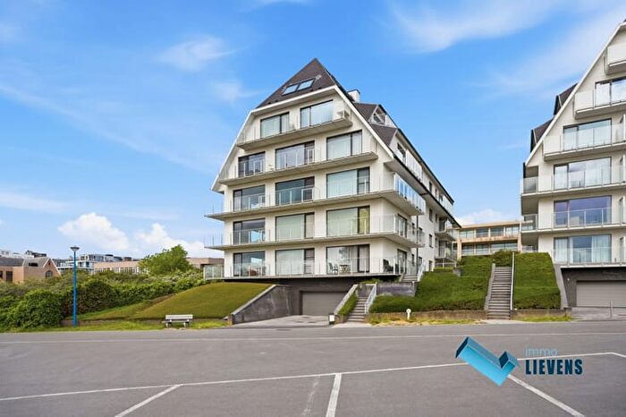 8-kamerappartement te koop in Oostduinkerke