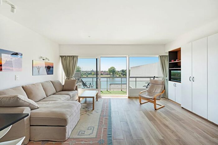 6-kamerappartement te koop in Duinbergen