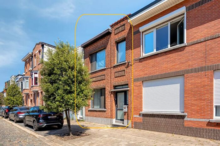 10-kamerhuis te koop in Burcht