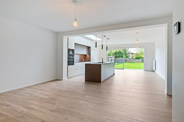 13-kamerhuis te koop in Hoevenen