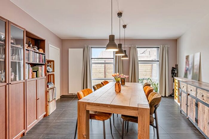 16-kamerhuis te koop in Heusden (9070)