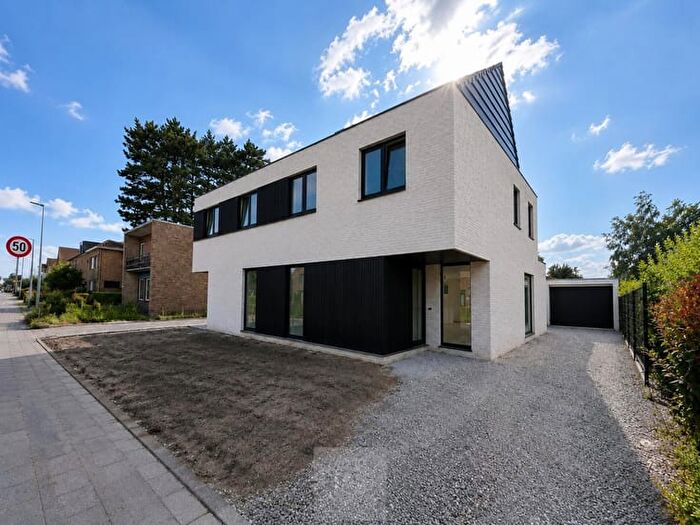 12-kamerhuis te koop in Sijsele