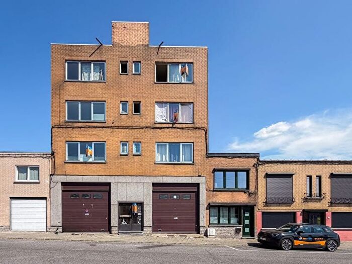 12-kamerhuis te koop in La Louvière