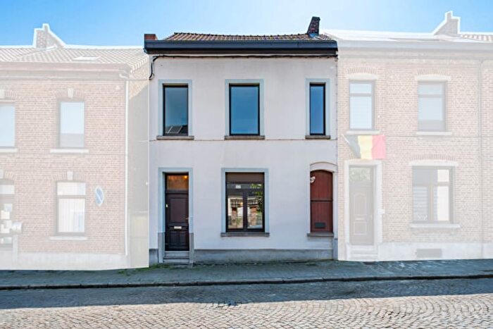 16-kamerhuis te koop in Monceau-sur-sambre