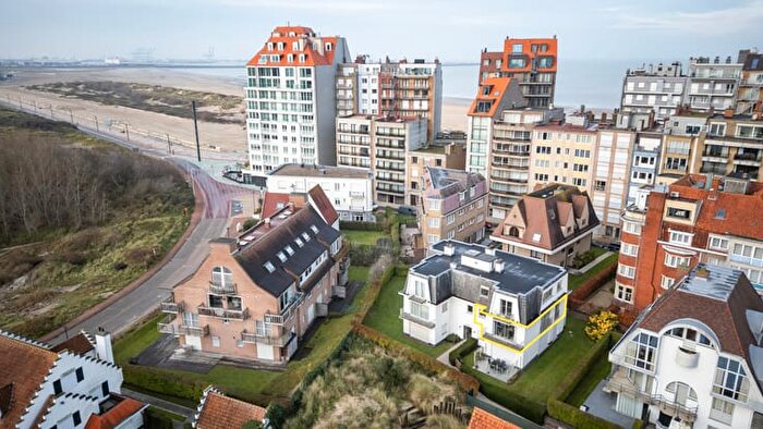 11-kamerappartement te koop in Duinbergen
