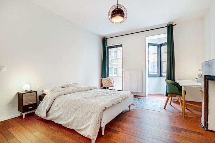 10-kamerappartement te huur in Charleroi