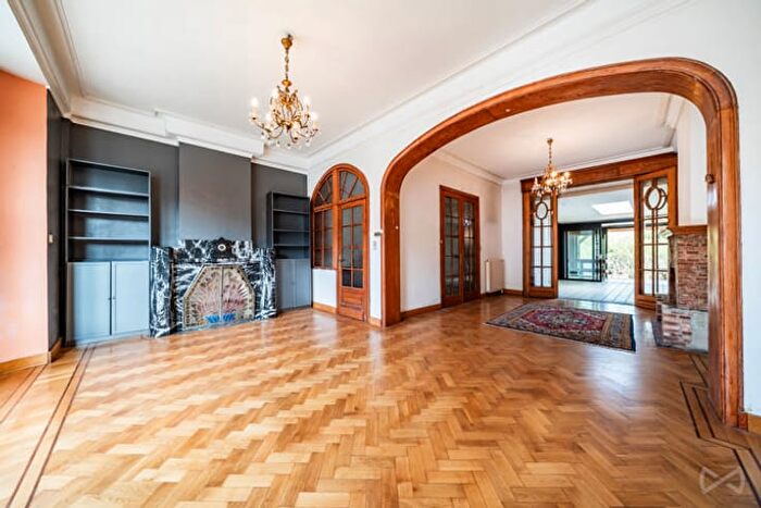 19-kamerhuis te koop in Jambes