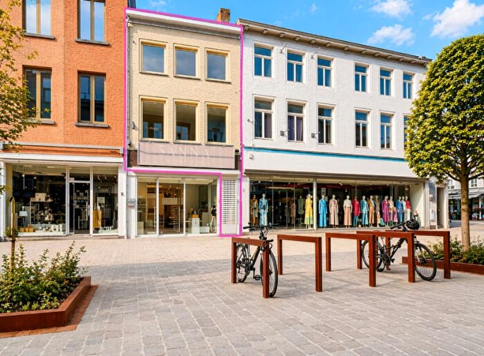 12-kamerappartement te koop in Aalst (9300)