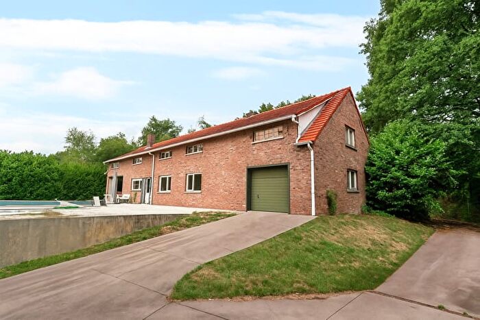 6-kamerhuis te koop in Oelegem