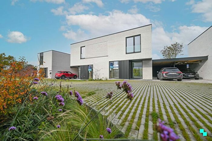 12-kamerhuis te koop in Izegem